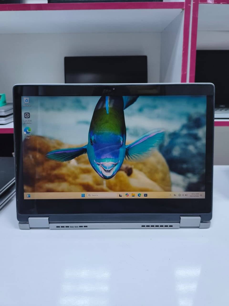 Dell Latitude ٣٣١٠ • Core i5U الجيل ٨ • ١٣.٣ لمسي قلاب