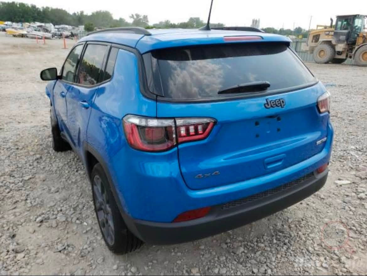 جيب كومباسLimited.  2021 وارد أمريكي
رقم اربيل بأسمي
 الموصفات :
تشغيل عن بعد 
ماشيه  37km فقط يعني 23ميل
محرك2400
بصمه + بيبان دخول ذكي 
كشنات جلد كهربائي 
مثبت سرعه + قياده ذاتيه 
4 مودات قياده 
كأمراه دوراه 360ْ درجه  
دشبول لونين 
اوتو ستوب 
شاشه كبيره 
هندبريك اوتو 
تحكم ستيرن جهتين 
تبريد قطعتين 
فور ويل 4*4   
الضرر :كما موضح بالصور
السعر : 125 وبيهه مجال 
العنوان: بغداد حي الجامعة
التواصل :***********
