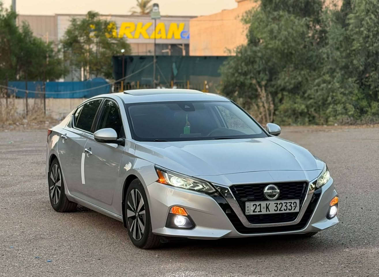 السلام عليكم تحياتي للجميع
⚡NISSAN ..Altima..2021.SV.Plus⚡
⚡نيسان...التيما..SV 2021پلاس فول الفول
......................................
الفئه  SV..Plus..
موديل 2021
لون سلفر
محرك 2500(تنفس طبيعي)
بصمة تشغيل
ابواب بصمة+ بصمة صندوك
تشغيل عن بعد
هاند بريك بصمة
أوتو هولد (auto hold)
فاتحة سقف (سلايت )
نظام قيادة أليه
رادارات 360° درجة
رادار امامي (توقف ذاتي)+تحديد مسار
رادار جانبي توقف ذاتي
رادار خلفي (توقف ذاتي)
كامره خلفيه
حساس خلفي
كشنات كهربائ
كشنات تدفئة
ستيرن تدفئة
شاشه كبيره (گار پلي)
فول تحكم ستيرن
كروس سرعة (مثبت سرعة)
أشاير مري جانبي
ويل كروم حجم 18
أكزوز رياضي (صالنصات رياضه)
لايتات فول زينون
................................................
سياره بيه فقط بونيد صبغ.. سونار مرفق داخل منشور 
كير محرك شرط الفحص
سيارة ماشية 65الف ميل
رقم سليمانية دولي سنويةرقم كل جديد لغايه2028 شرط تحويل
146ورقه بي مجال بسيط
مكان سياره ديالى.. خانقين .استفسار اتصال رقم الهاتف  
***********
