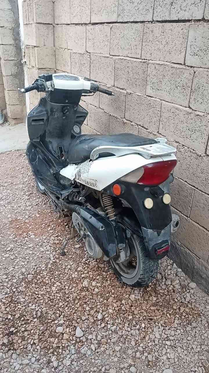 ماطور رص كايمكو محرك نضيف مكفول السعر250وبي مجال حك الجيه المكان رماديه جويبه النساف ***********

