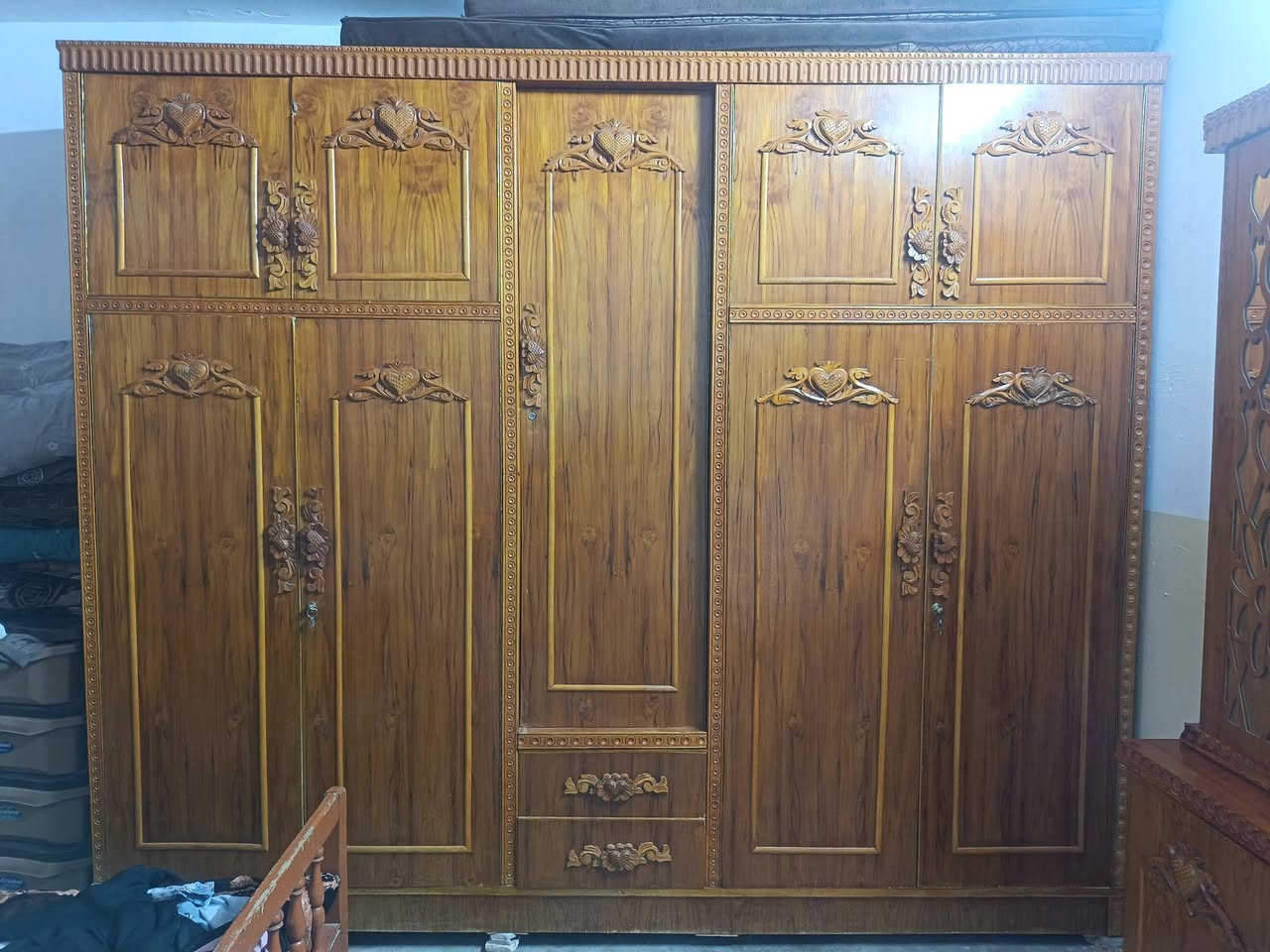 سلام عليكم غرف البيع ام البراج حي الانتصار شارع 60 قرب كاسر الأسعار *********** قفل ٦٠٠
