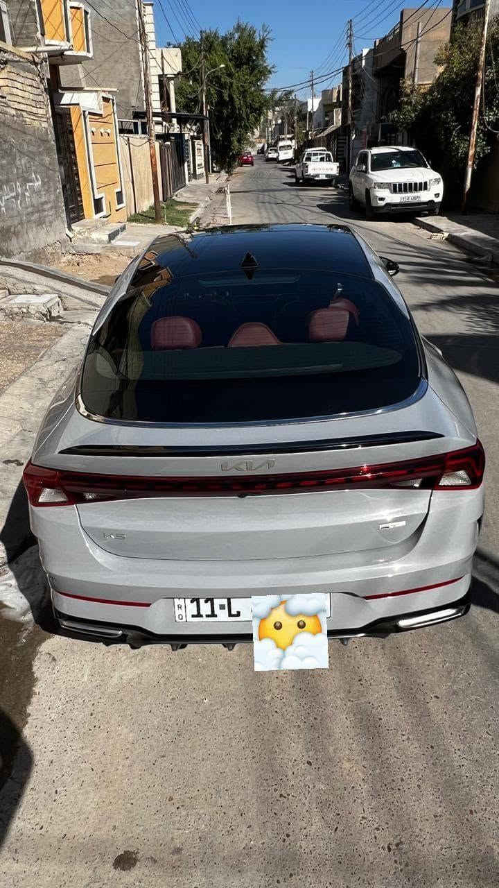 السلام عليكم
K5 2023 
مواصفات جي تي لاين 
اللون سمنتي 
السيارة معوقين وبأسمي
حادث السيارة سرقه بانيد وجاملغ ايسر
كما موضوح بالصور
السيارة ماشية Km 55000
أيرباكات السيارة سليمة 
بصمه تشغيل عن بعد 
حساسات
السعر 175  وبيه مجال
***********
مكاني بغداد
