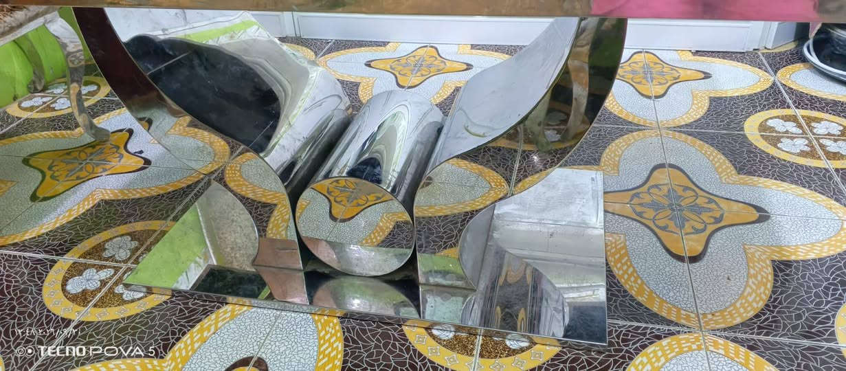 السلام عليكم ميز طعام ستيل بدون كراسي كلش قوي ومتين سعره 100 وبيه مجال العنوان حي الشموخ ***********

نص مكتوب في الصور:
- 13:47 2023/07/13 O TECNO POVA 5
- ١٣:٤٨ ٢٠٢٣/٠٩/٢١
- TECNO POVA 5