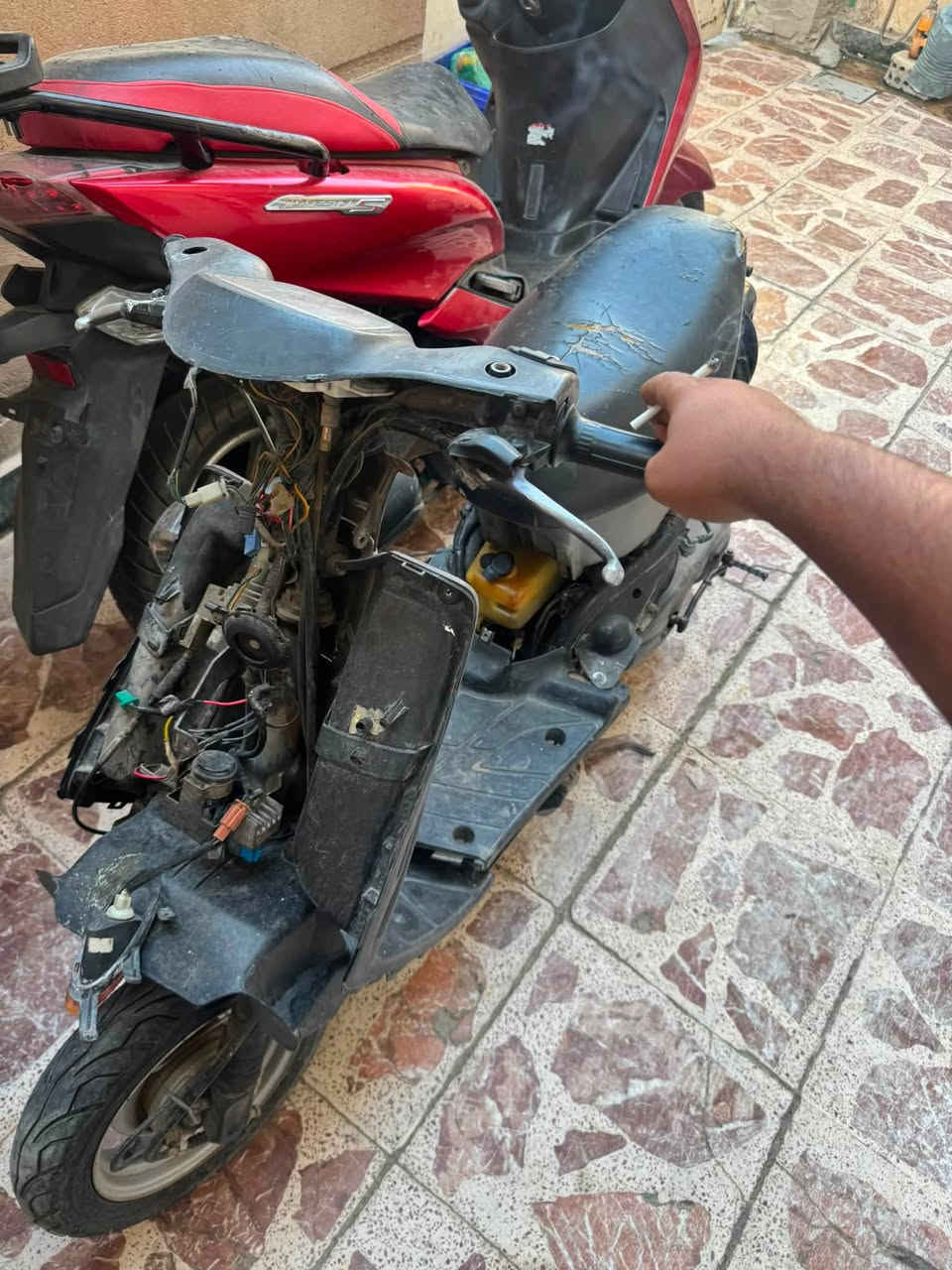 السلام عليكم دراجات كوم حديد للبيع ماجسته اس فقط بيه واتر بام عاطل والدراجه الثانيه 60 كفراته موجوده  ابيعهن شلعه وحده عنواني بغداد الكاظميه رقمي *********** متواجد وتساب
