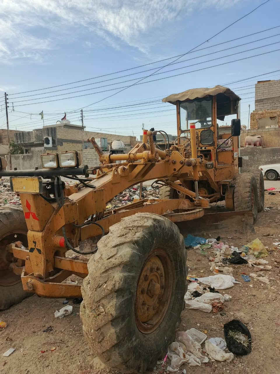سلام عليكم كريدر  مسيوبيشي  ١٩٨٥ نضيف لا بيع سعر ١٣مليون  وبيها  مجال  العنوان بغداد رقم موبايل ***********
