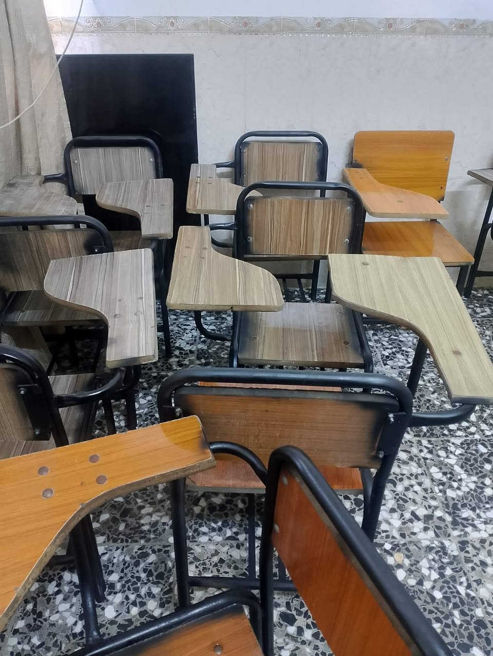 سلام عليكم ستولات لبيع عنوان بغداد مدينه الصدر تتوصل وانساب ***********
