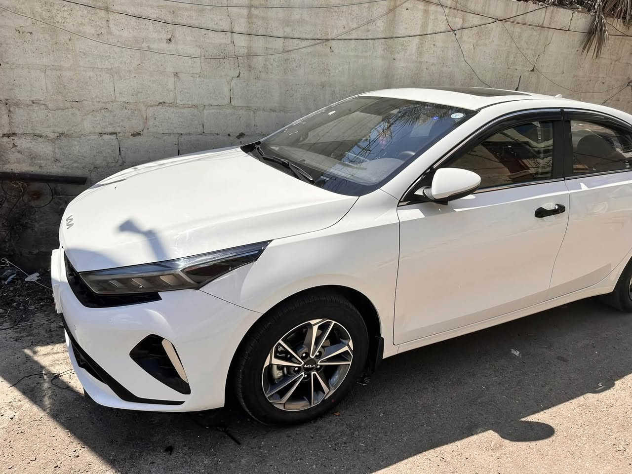 🚘 Kia K3 2024 | فول مواصفات 🔥

💵 السعر:  135$ (يُرجى التأكد من السعر)

━━━━━━━━━━━━━━━━━━

🔰 معلومات السيارة
🚗 النوع: Kia K3
📅 الموديل: 2024
⚙️ المحرك: 1500 CC (4 سلندر)
🛣️ المسافة: 13,000 كم فقط
🪪 الرقم: أربيل
❤️ الداخل: جلد أحمر

━━━━━━━━━━━━━━━━━━

✨ المواصفات
✔️ فتحة سقف
✔️ فرش جلد فاخر
✔️ 6 Airbags
✔️ شاشة لمس + كاميرا خلفية
✔️ بصمة تشغيل + بصمة أبواب
✔️ مكيف Touch
✔️ تحكم بالمقود
✔️ Full LED
✔️ مرايا كهربائية طي
✔️ حساسات 360°
✔️ مانع انزلاق (TCS)
✔️ Auto Hold
✔️ Electronic Parking Brake (EPB)

━━━━━━━━━━━━━━━━━━

📍 الموقع: بغداد – الكاظمية

📞 للاستفسار :
***********
بأي مكان
