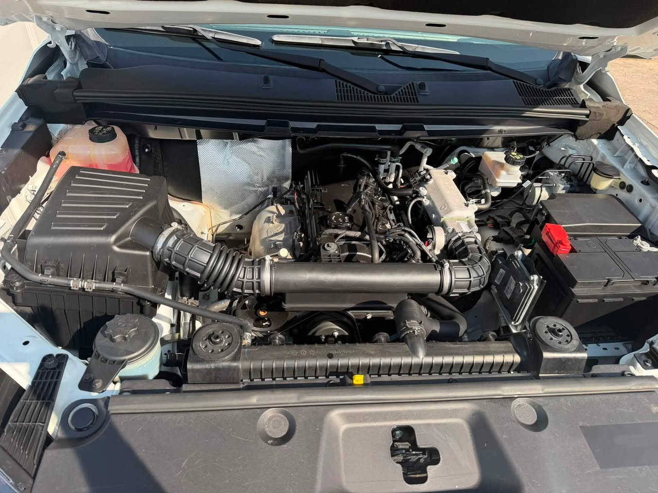 Mg t60 2023 
ئێمجی ت ٦٠ - ٢٠٢٣ ماشاءالله نمونەیە لە جوانی
مواسفات:
گێڕ عادی
دەبل ئەکسل
چوار جام کارەبایی
ئاوێنە کارەبایی و ئیشارەت
تەبرید مەرکەزی
شاشە ئایپاد 
کامیرەی دواوە
حەساسی دواوە
سەیارەکە نمونەیە لە جوانی لەسفرەوە یەک دەستە بەناوخۆمانەوەیە سەنەوی تا ٢٠٢٨ تازەیە
چوار تایەی لۆکو تازەی لەژێرە
بەشەرتی گێڕ و مەکینە سێرڤزی کامل لە شەریکە بۆکراوە
٢ -٣ شوێنی بچوکی ساردەکوتە بێ بۆیاغە
زەمانی شەریکەی ماوە 
سعری ١٤٢و مەجالێکی کەمی تێدایە

بۆزانیاری زیاتر پەیوەندی بکە:
***********
***********
