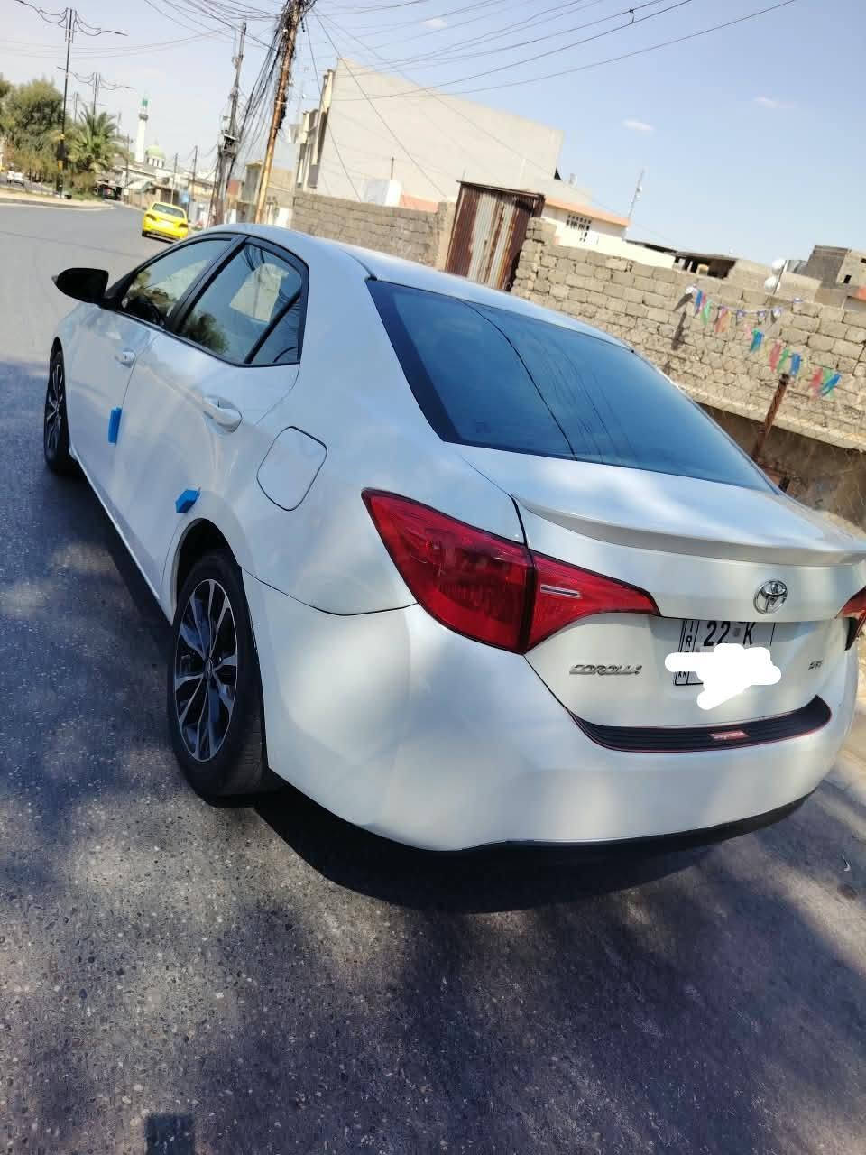 كورلا امريكي لون ابيض ثلجي
موديل 2017 SE 
رقم اربيل دولي 
تحويل مباشر 
ماشيه 150
حادثها :
خلفي سطحي فقط قبغ الصندوق والزوايه مال الجاملغ بدون حوض
بدون شاصي 
بدون ايرباك 
شرط الفحص 
محرك 1800 
تخم تايرات جديد / باتري جديد  /تبريد /تدفئه /كلها شرط 
كهربائيات كلها شغاله 
محرك برغي ما مفتوح  وكير انطيك شرط   
داخلها وغرفتها بعدها بلاديه اسود جلد
المواصفات :::
شفتات استيرن 
تحكم مقود 
كروز سرعه 
رادار امامي
تحديد مسار 
ايرباكات عدد6 
ويل كب بلادي 
شاشه بلاديه 
كامره خلفي 
اشاره بل مرايه  
نضام سبورت 
نضام ايكو 
حجر بلادي 
رادار بلادي 
تبريد بلادي
السعر145$ 
 
ملاحظه / بيع فقط نقد  ***********
***********مكان السيارة موصل حي العربي
