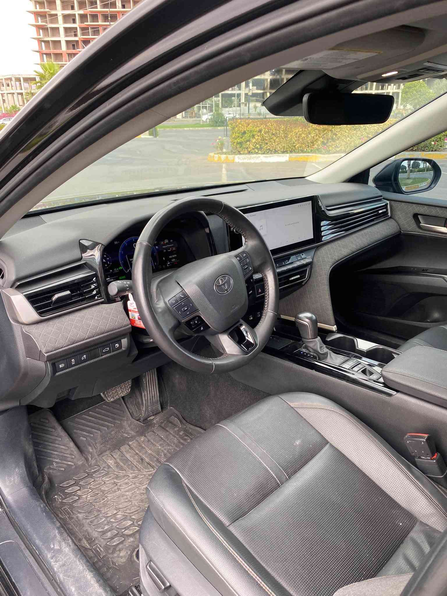 Toyota Camry XLE Hybrid 2025

تويوتا كامري XLE هايبرد 2025
محرك 2.5L 4 سلندر Hybrid
قوة محرك البنزين 184 حصان
نظام هايبرد بنزين 
قير CVT أوتوماتيك
دفع أمامي FWD

* شاشة كبيرة Toyota Multimedia 
* تشغيل بصمة / Push Start
* مثبت سرعة متكيف
* كاميرا خلفية
* حساسات وأنظمة أمان متقدمة
* نظام Toyota Safety Sense
* تحذير مغادرة المسار ومساعدة البقاء داخل المسار
* تحذير اصطدام أمامي
* فرملة طوارئ أوتوماتيكية
* مراقبة النقطة العمياء
* أنوار LED 
DRL LED* 
* جنوط رياضية خاصة بـ SE
* مرايا كهربائية
* مكيف أوتوماتيك
* فرامل إلكترونية مع Brake Hold
* أوضاع قيادة متعددة  

سيارة حيل حيل نظيفة بدون اي ملاحظات 
لون أسود القطران 
ماشية ٩٠ الف ميل على وضع الشريكة 
هيه سيارة كامري بس هذا بيها ماشية 
مكفولة كفالة عامة ما عدا شبرين ب قباغ صندوق 
بدون دواخل بدون ارباك بدون بارد ابد بس شبرين صبغ 
مكفولة من گير محرك كهربائيات حدادية تبريد 
مواصفات فول بس بدون فتحة 
كشنات هيتر داخلية نظيفة على وضع الشريكة 
سعر بلاششش بلاشش 🔥
سعرها 235$ ورقـــة و مجال 
للأستفسار اتصل على هذا الرقى 
كورك-واتساب 
***********
