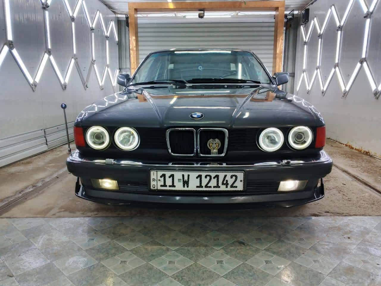 سلام عليكم للبيع Bmwمكفوله كير ومكينه موديل 90بلاديه على وضع الشركة ممكينه وكير  كفاله وتبريد كهربيات كله شغاله مصبوغه عام للجماليه سنتر لوك جام اربع كله شغاله كشنات شغاله كهرباء سلايت شغال ما بيه كل نقص مكاني بغداد السعر58بيه مجال ***********
