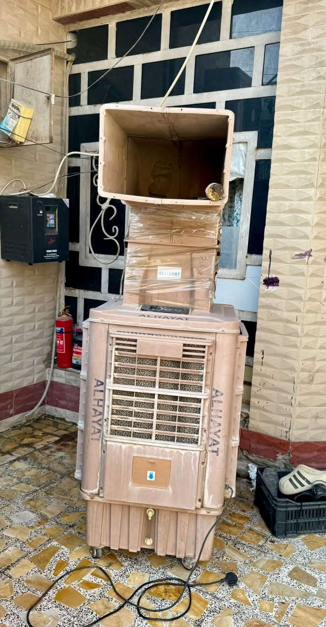مبرده نضيفه وكلشي شغال بيها خلل الخرطوم بس سعر 200  وبيها مجال 

ثلاجه نضيفه نضافه تامه وما داخله تصليح ابد سعرها 250 وبيها مجال 

وملحقات الغرفه كما موضح بل فيديو  سعر 250 وبي مجال  الموقع بغداد تقاطع الكهرباء قرب حسنيه الثقلين 

الرقم للتواصل : ***********
