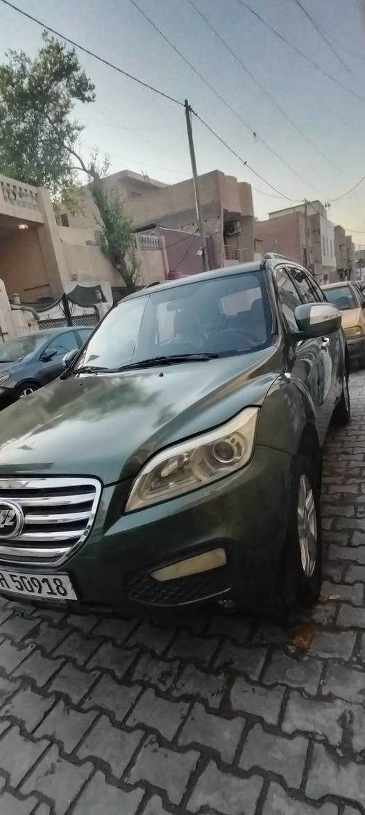 السلام عليكم، سيارة ليفان x60 موديل 2016 لون زيتوني گير اوتو، سنوية لل 2028 المكان بغداد الحرية، السيارة مثل ما واضحة بالصور بيها تلحيضات كمالية و ضربات خفيفة و اللي ما واضح بالصورة من تجي تكدر تشوفه، السعر ب 55 بيها مجال بسيط، رقم الهاتف ***********
