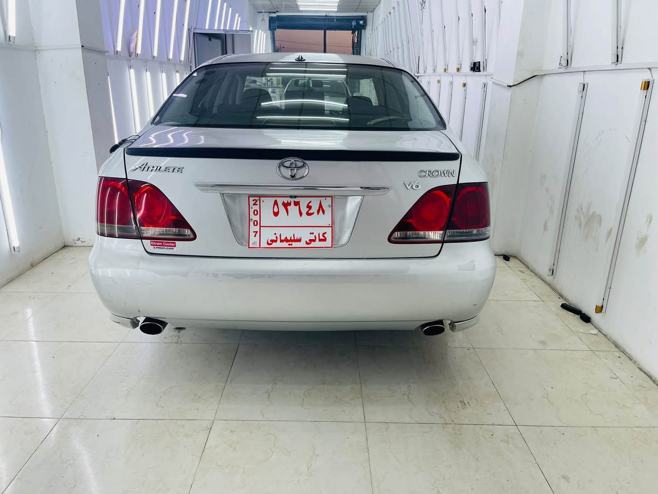 سڵاو لەهەموولایەک
شاهینە بڕاوە 2007ی گەورە بە
بچوک 
بئ کۆدە
ئاوێنە ئیشارەت
لایت ناوچەی کوێر 
بەسمە رەساسی 
سەیارەکە کامل مەسروف کراوە رۆنی گۆراوە بئ تەقەو رەقەیە
سەقف و کەڤەر و حیزام بەشەرت
سیعری 46گەلا و یەک تۆز مەجالە
***********
