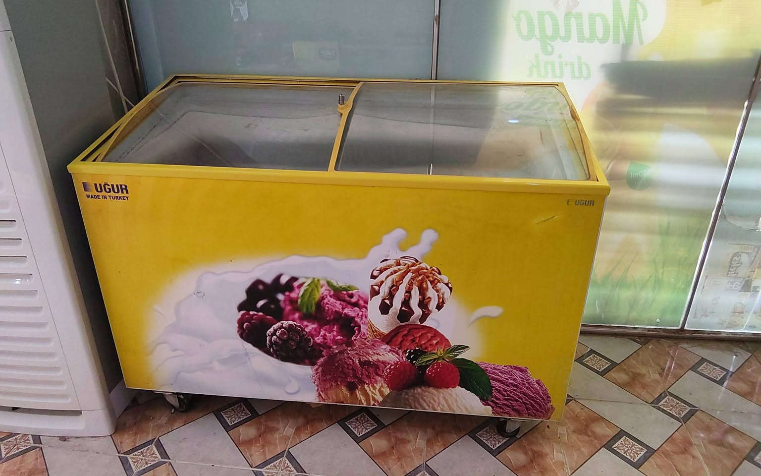 برادات ثلاثه للبيع مع براد موطه .
عنوان الزبيديه 
برادات نضيفات ودرجه البوردة عاليه يعني شبه جديد 
السعر اتواصل معي عبر رقم الهاتف 
***********
