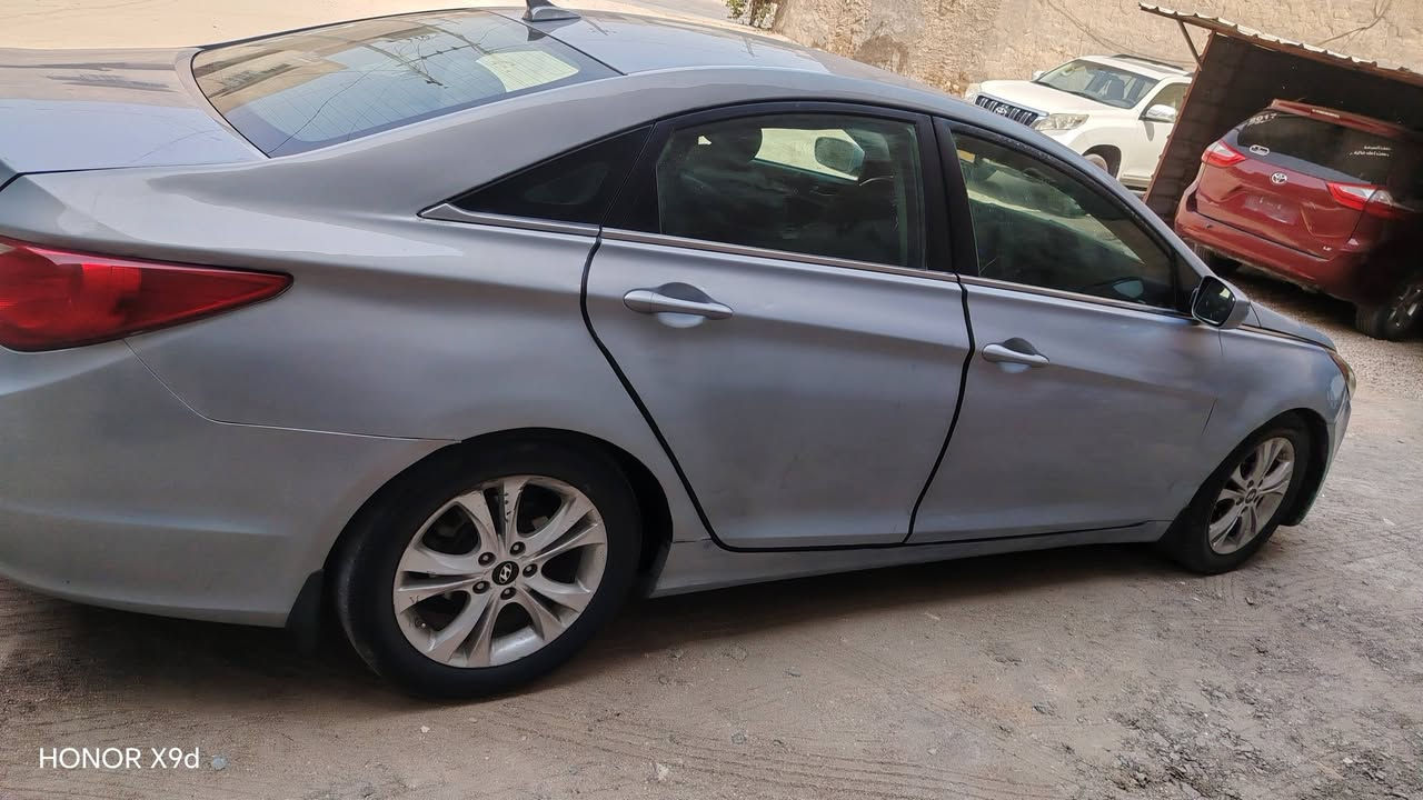 االسلام عليكم /سوناتا أمريكي حادثه جاملخ وبنيد بدون دواخل بيه صبغات ابيع صبغ حزام مكينه جديده ومعله كازكيت ماكو ادونز اصلا كير تبريد تمام معروضه ب  ٨١  شرط التحويل *********** كربلاء
