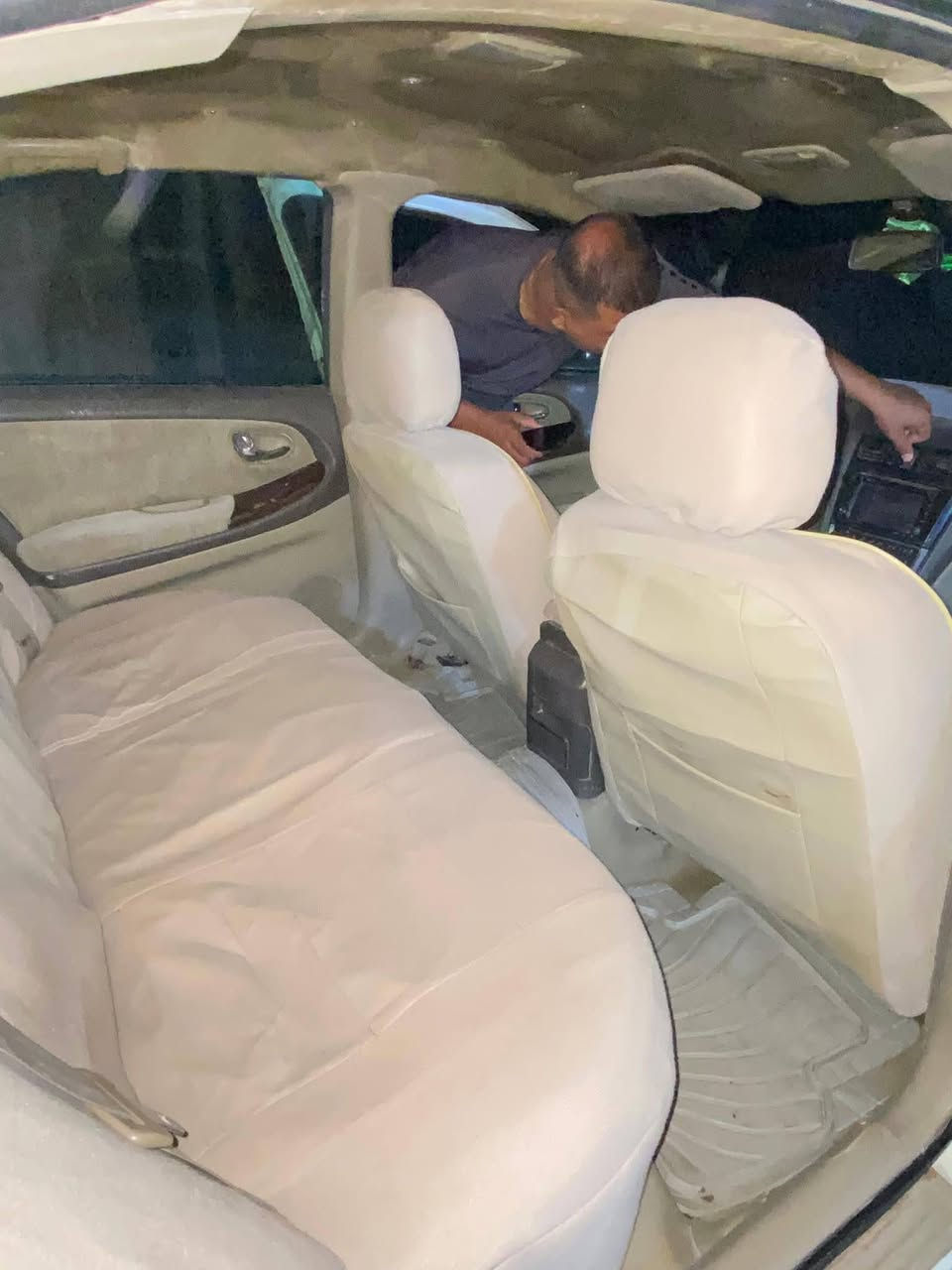 سلام عليكم مكسيما ٢٠٠٣ گير عادي ستة سلندر ٣٠٠٠ رايدها بقفل ٣٠ ورقة كير محرك تبريد كفالة تحويل سنوية ل٣٠ يلا تسقط وهزة بعدها رقم إنكليزي بابل رقم الهاتف 
***********
***********
