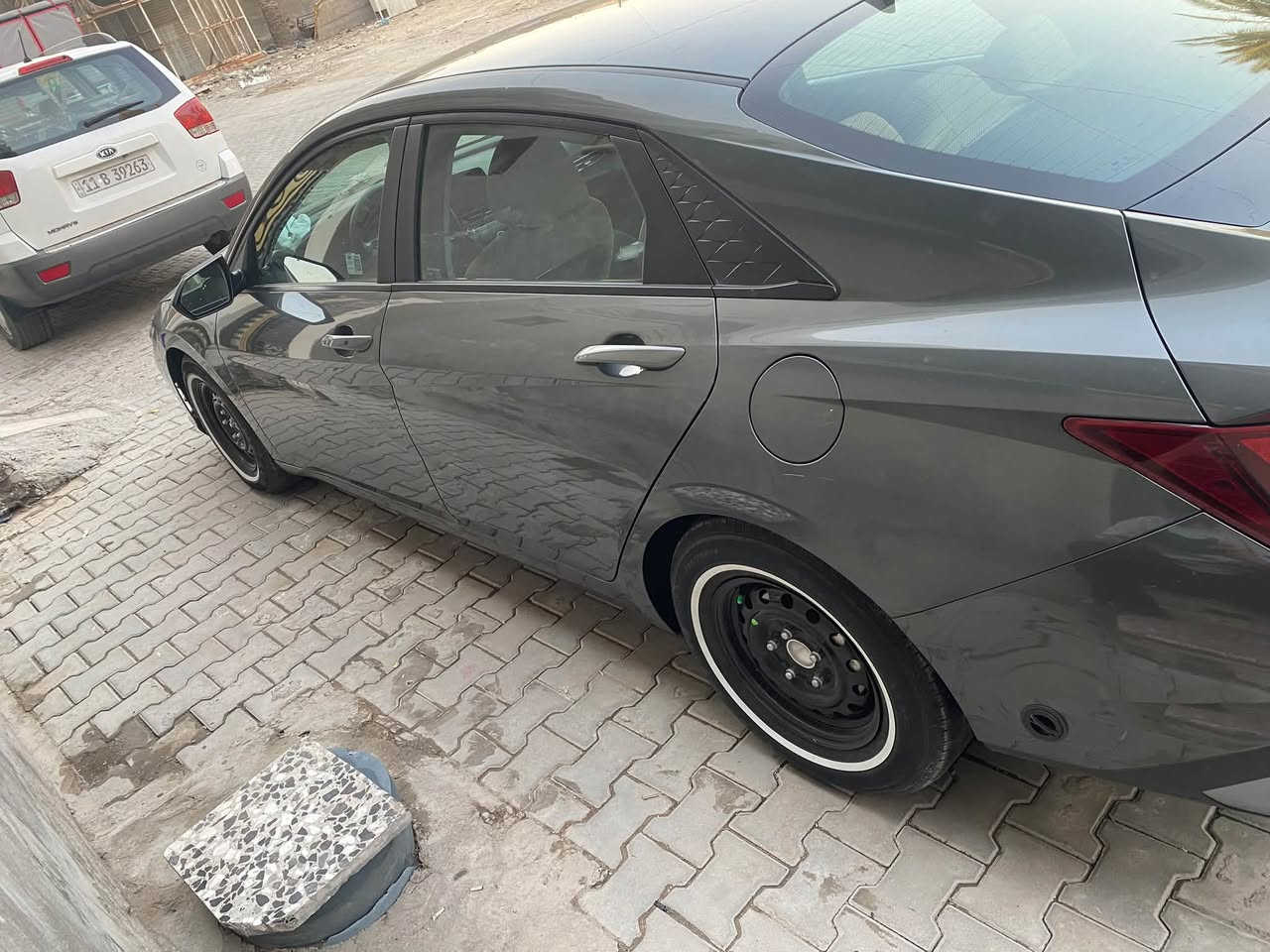 السلام عليكم 🌹

🚘 للبيع النترا موديل 2024
🔹 فول مواصفات عدا الفتحة
🔹 البيع أو المراوس حسب قناعة

✨ المواصفات:
• تقديم وترجيع على البصمة
• تشغيل عن بُعد
• أنظمة قيادة ذاتية
• شاشة متصلة
• رادارات أمامية وخلفية وجانبية
• وغيرها هواية مواصفات مميزة
.الحادث مرفق في الصور نص بنيد بارد وصبغ 
و4 اصابع بارد بيه فقط 

⛽ منظومة غاز جديدة، ما صارلها هواية من شديتها
🛞 تخم تاير أندلوسي أبو الخط 
🛞ممشى السياره 13 mi

📍 العنوان: بغداد – الشعلة
💰 السعر: 154$
📞 الرقم: ***********

