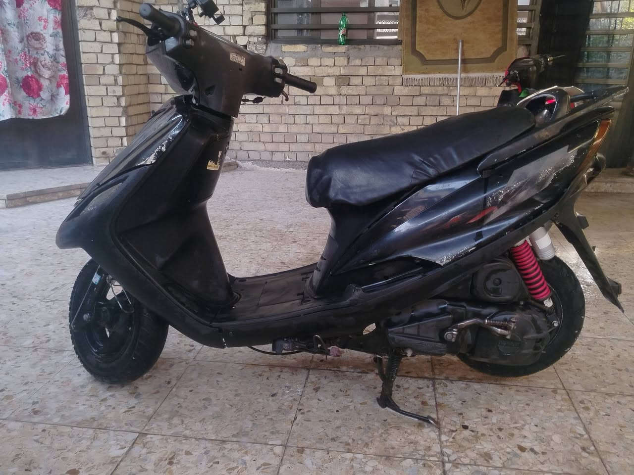 سلام عليكم شبابنه 
دراجه ماكس ١٤٠ كوري دراجه نضيفه كلش بيها بس خيط تبخير بسبب لاستيك ولف الدراجه مال لبيت ونضيفه كلش كفرات ملح ختم واحد عوزها بس باتري سعر ٣٥٠ وبيها مجال مكاني بغداد- مشتل شارع المدراس 
هاتف:***********

