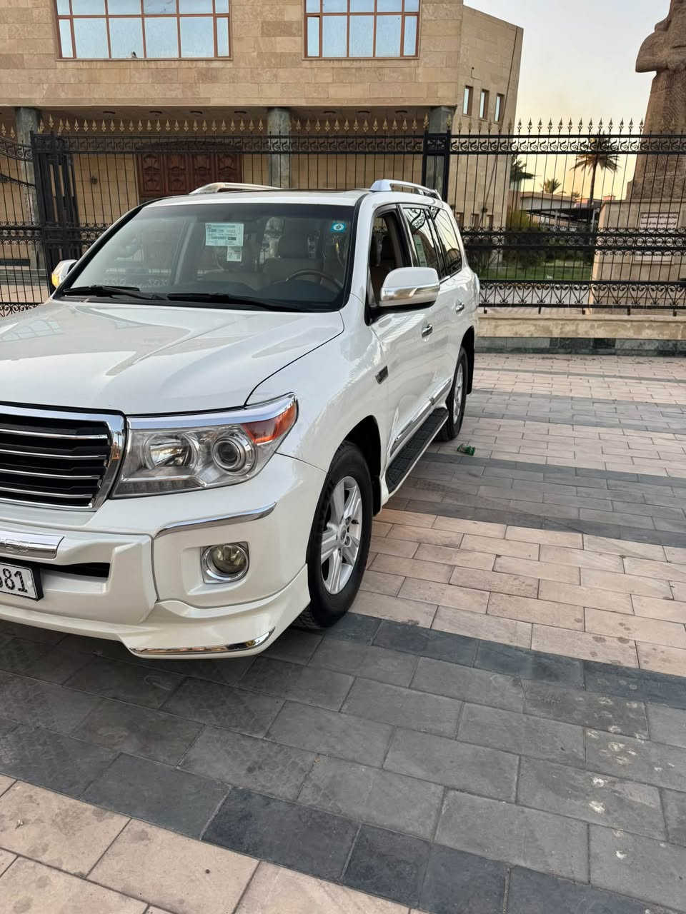 يا الله للبيع او مراوس لاندكروز 2013خليجي فول بيها بنيد مفتوح فقط وشبر بارد بلجاملغ والباقي كفاله ماشيه 200مكاني بغداد الكرخ السعر 310   محرك 4600 بلادي مكفول***********￼￼
