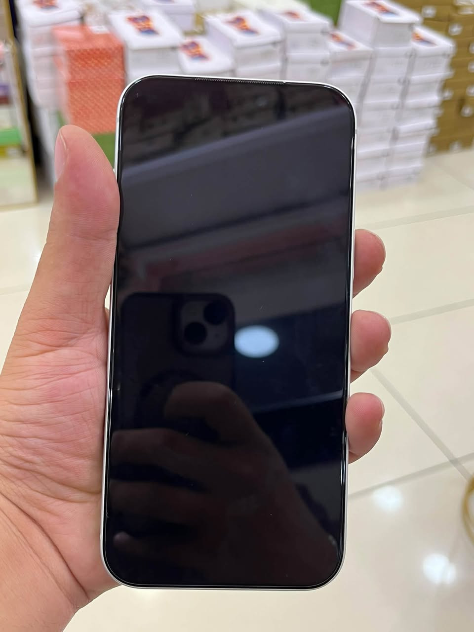 ايفون ١٧ برو ماكس لون سلفر
ايسم  
ذاكره ٢٥٦ 
بطاريه ٩٥ 
كامل ملحقات  كارتونه وكيبل
الجهاز نظافة ١٠٠٪؜ 
 كربلاء للستفسار  واتساب 
***********
