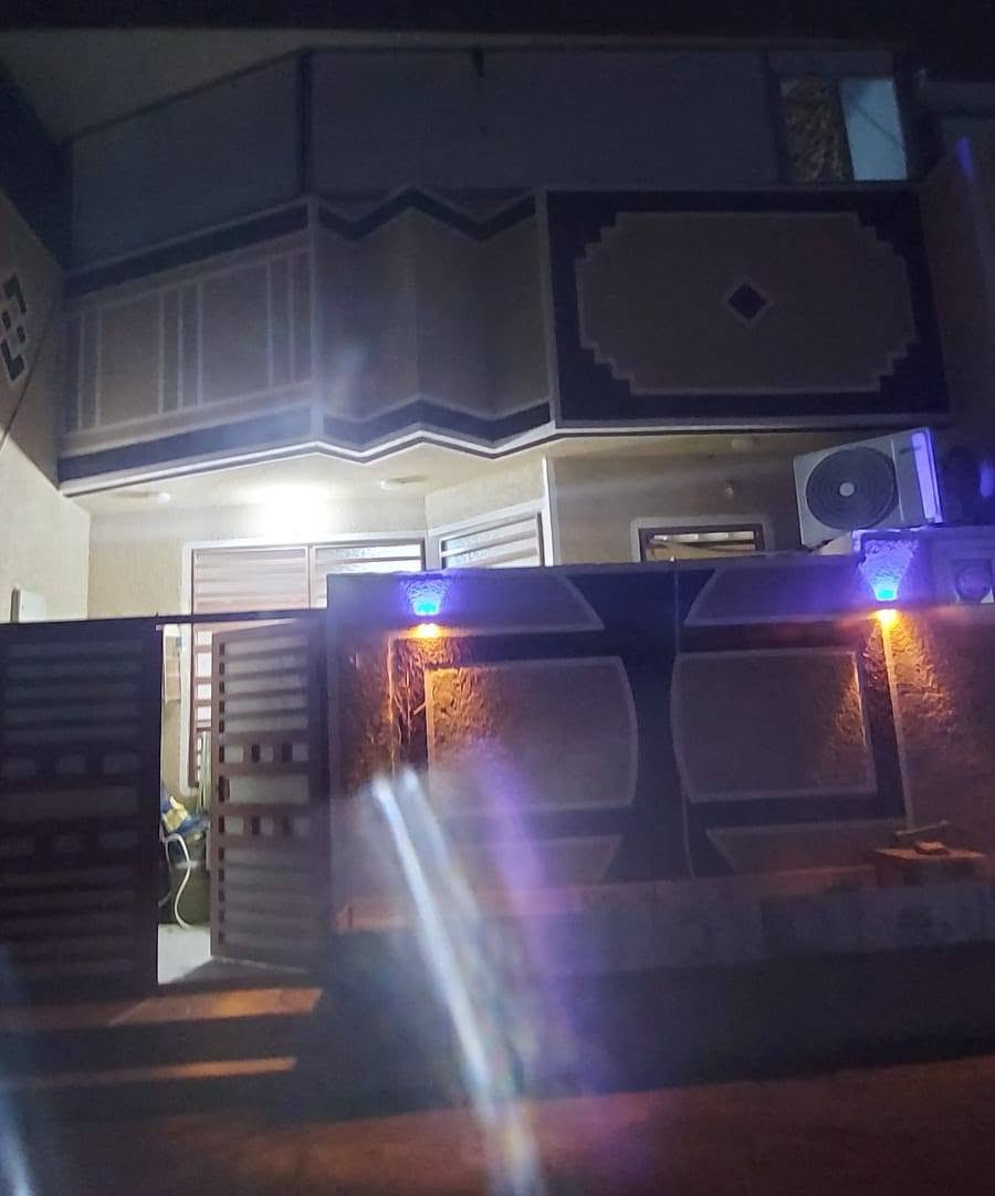 بيت للبيع زراعي قرار ٢٥ بسمي 
١٠٠ مترة الواجهه ٧ والباقي نزال 
يحتوي على استقبال ومطبخ وصاله وغرفة نوم وحمام داخلي وخارجي ومنور والطابق الثاني غرفتين سندويج كاملات من كلشي سعر البيت 
بدون اثاث ٨٥ 
مع الأثاث ١٠٠ وقابل للتفاوض 
للإستفسار مراسله الصفحة او الاتصال على الرقم *********** كربلاء, العراق

نص مكتوب في الصور:
- 4.5x4
- غرفه نوم
- استقبال 5x3.5
- مطبخ 4x3
- حمام وتواليت داخلي 3×1
- صاله 7x3.5
- منور للبيت 3×1