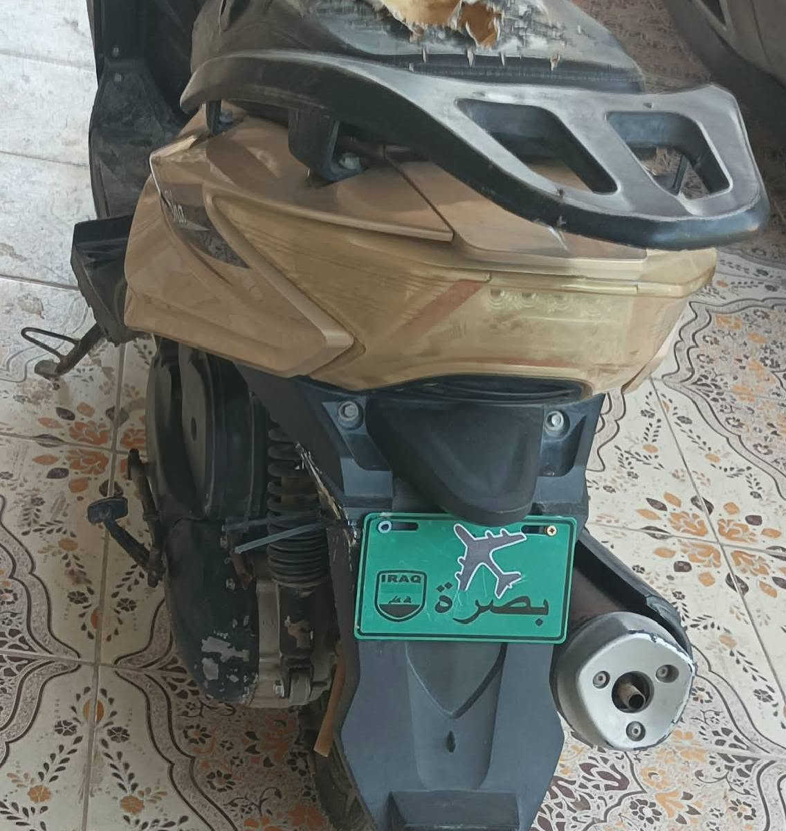 السلام عليكم دراجه للبيع جاهزه محرك جديد سلف جديد باتري جديد نقصها بس دوشمت الكشن
مكان الهوير السعر 400 الف الاتصال ***********
