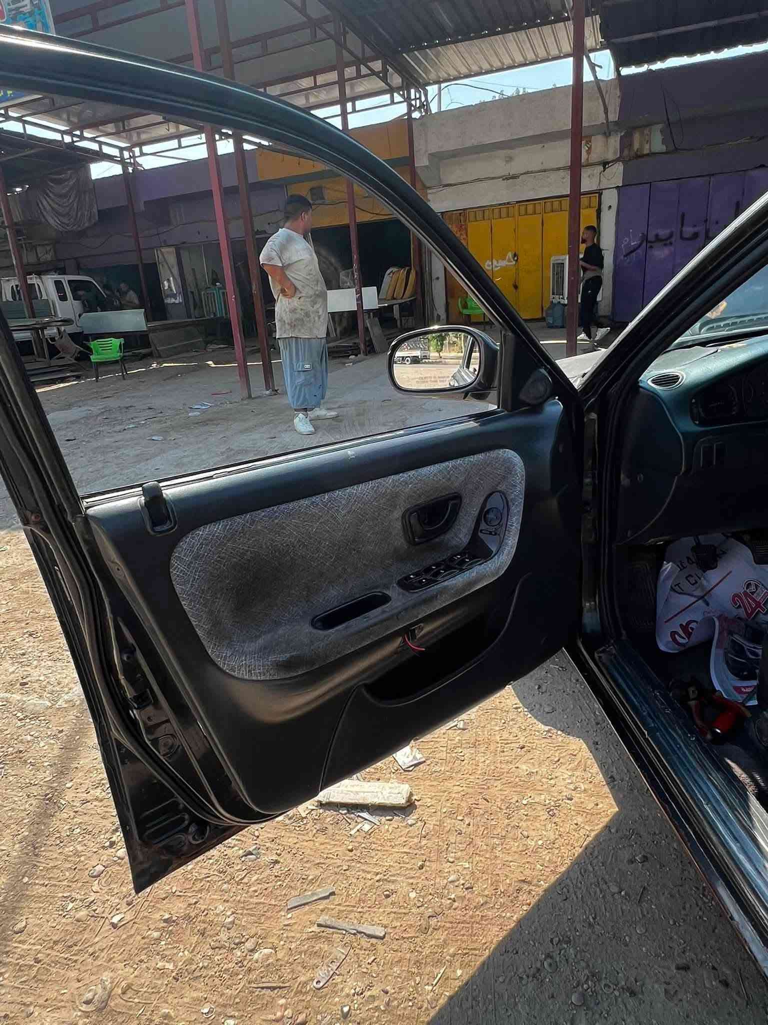 سلام عليكم  حبايب جمعه مباركه عندي سوناته  موديل 94  سيارة جديدة تخم تاير تبريد صدر كله جديد. رقم انبار انكليزي باسمي  لا حادث ولا صبغ بيها ولا شي سيارة كامله.   30 وبيها مجال العنوان بغداد ***********

