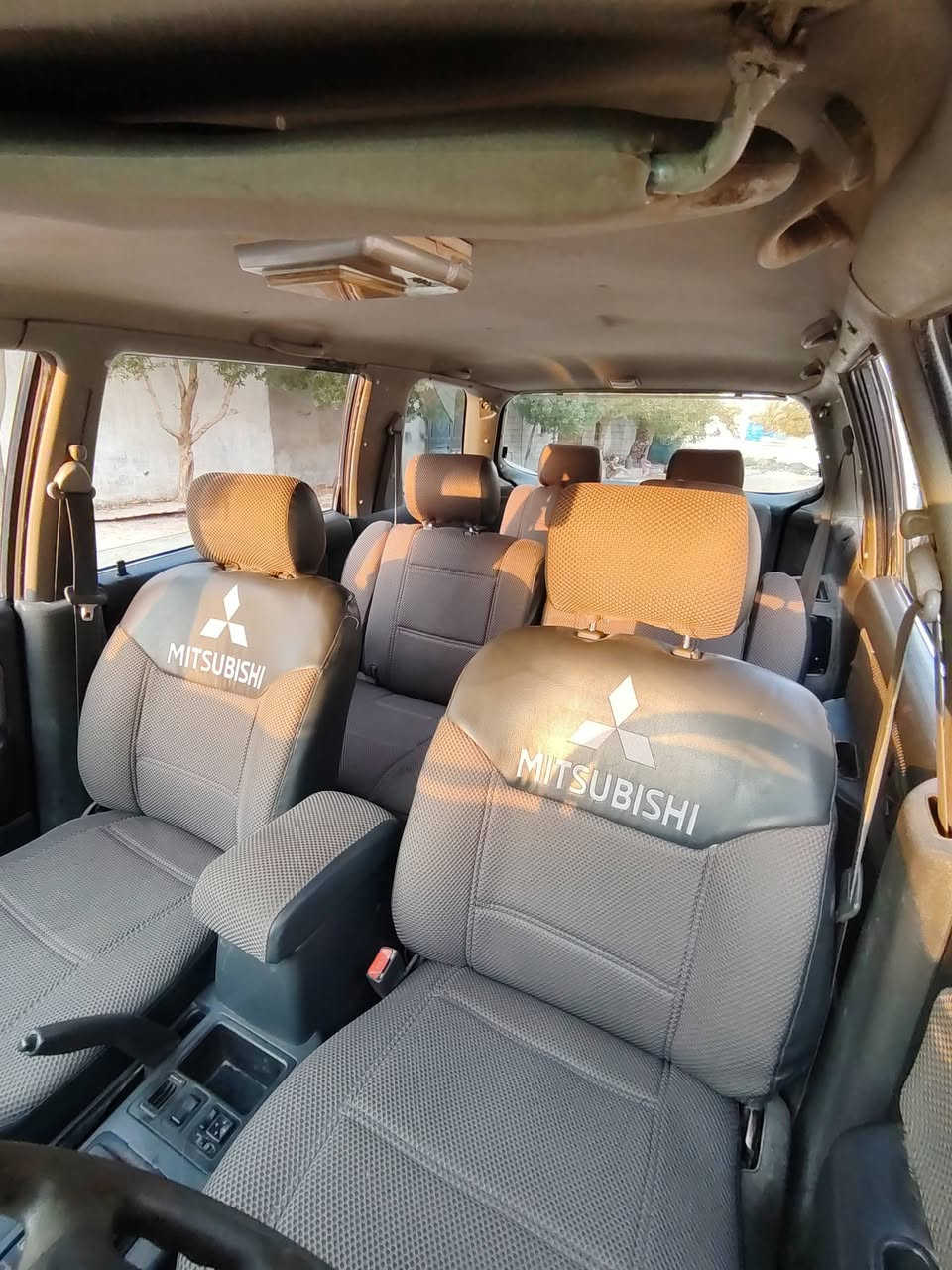 🚘 للبيع مستبوشي كولت 7 راكب 🚘

🔹 رقم ديالى
🔹 اللون نيلي ومصبوغة، الحزام للجمالية فقط
🔹 كير أوتماتيك
🔹 كهربائيات كلهة شغالة
🔹 منظومة سماعات ومسجل جديدة
🔹 التبريد شغال ثلج ❄
🔹 تايرات نضيقة حجم 15
🔹 صدر جديد
🔹 باتري جديدة
🔹 دوشمة جديدة
🔹 الدشبول والبطاين كلهة جديدة ونظيفة

✅ السيارة نشطة ومرتبة وسعرهة مناسب 
 والسعر 35 ورقة قفل قفل  وترهم مراوس 🔐
⚠️ الملاحظات:

- السنوية ساقطة، بس بيهة كابون بنزين
- بيهة شوية خياس بالجامرلوغ بس معالج 
- المحرك بي صرف دهن بسيط

والي يريدهة يتفضل ينصل علهاذة الرقم 
***********
