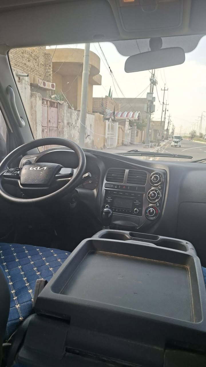 كيه بنكو موديل 2023 رقم واسط دولي بأسمي سنويه ل 29 سياره مكفوله ماشيه 64 الف مكينه مامفتوحه تخم تاير دوشمه كشنات وارضيه جديده 
للبيع او مراوس 
العنوان واسط
للاستفسار 
***********
