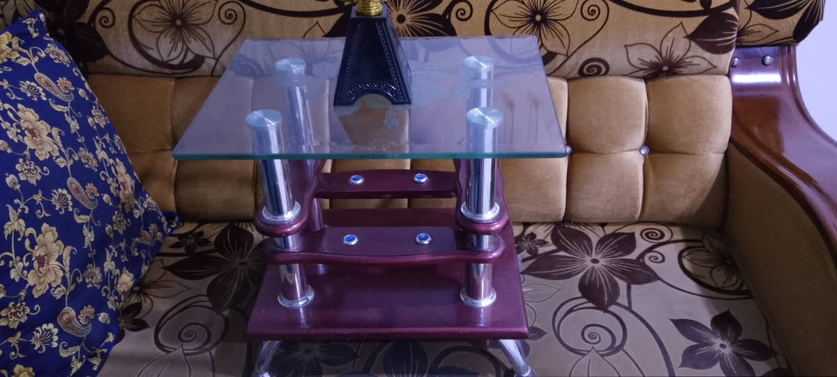 السلام عليكم  .....  
  تخم كامل اخو الجديد استعمال قليل وسبب البيع لضيق المكان  مع طبلات عدد 4 صغيرة وطبلة كبيرة 
السعر  500 وبي مجال....  للتواصل الاتصال على الرقم ***********  ...  المكان في العباسية
