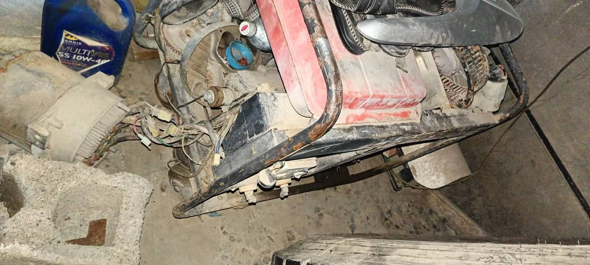 سلام عليكم مولد كاما للبيع 5KV توليد ومكينه لحيم جانت شغاله صار بيهة بگن وفتحتهة اجفتهة وعفتهة غراضهة كلهة كامله مكاني بغداد العبيدي ***********
عارضهة ب150 الف وبيهة مجال

