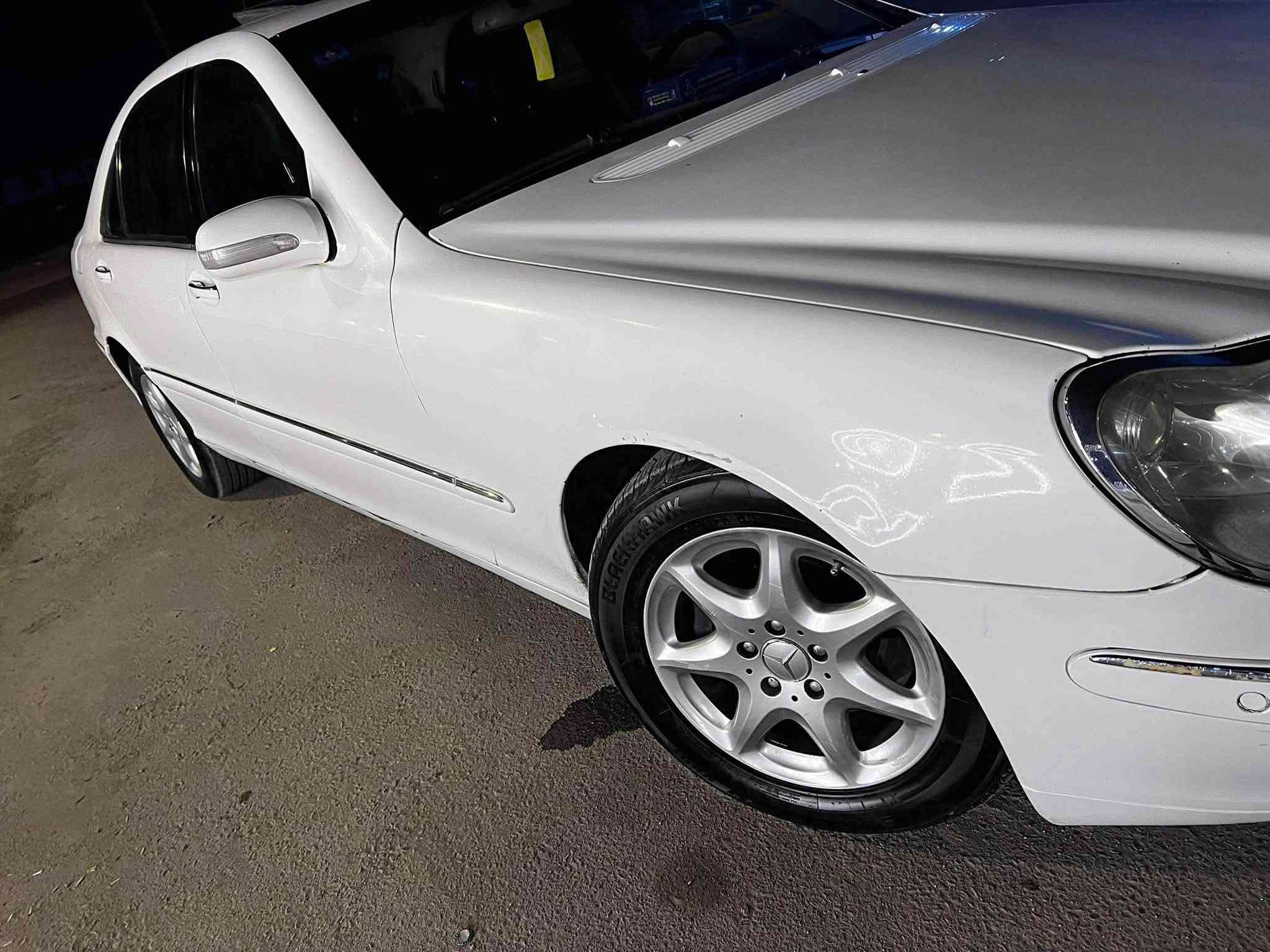 تحية طيبة
للبيع او مراوس

مارسدس قواصه

مديل 2001 اصل 

مكينه S500

رقم بصرة انكليزي بأسمي 

السيارة فول مواصفات 

تبريد تدفئه شغالات 

لايت زنون متحرك 

مكينه وكير جدد 

جكات تصعد وتنزل 

السيارة كفاله من الحادث فقط رشات صبغ 

سيارة كلها بوضع البلاد وكلشي بيها شغال 

ومواصفات القواصه معروفه 

مكان السيارة البصرة 

سعر السيارة 105
رقم الهاتف ***********

نص مكتوب في الصور:
- 11:03 م