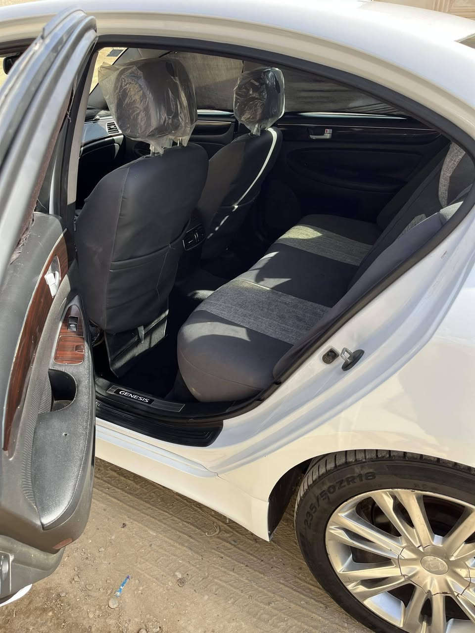 🚗 للبيع: هيونداي جنيسس 2014
• مكان السيارة: الأنبار / الفلوجة
• للتواصل: ***********
• السعر120 ورقة – قابل للتفاوض
• المحرك: 6 سلندر – 3300cc (كير 8 نمرة)

⚠️ أضرار السيارة
• وارد خليجي ✅ 
• ضربة في الجاملغ فقط 
• صبغ 4 قطع 

⚙️ المواصفات والحالة:
• فتحة سقف 
• رادار أمامي وخلفي
• حساسات جانبية 
• ترحيب عن بعد
• مرايا قابلة للطي
• ستائر كهربائية
• الصدر الأمامي والخلفي جديد
• منظومة تبريد جديدة

📌 تفاصيل إضافية
• رقم السيارة: بابل الدولي الجديد
• باسم المالك تحويل مباشر
• لون السيارة: أبيض

