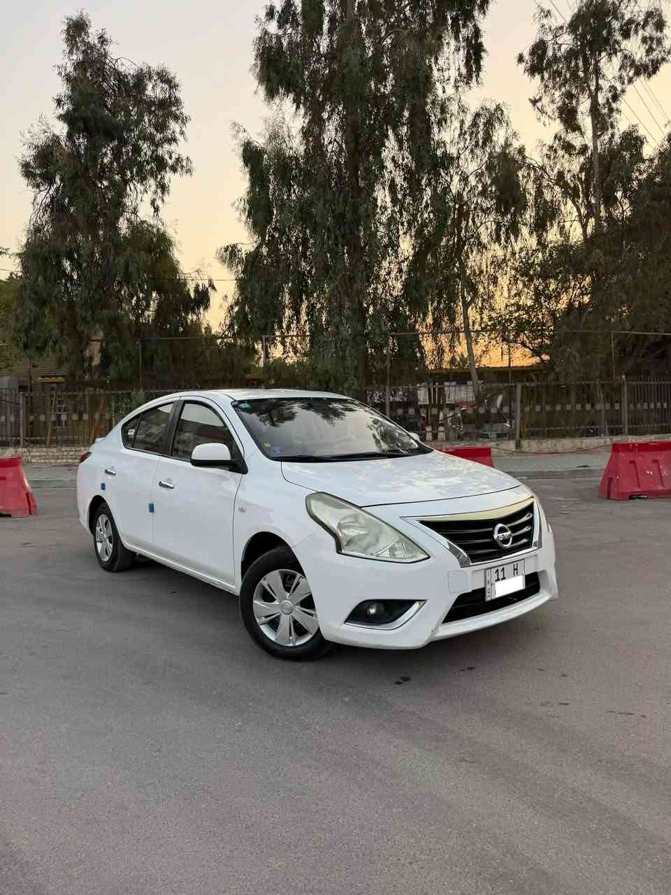 السلام عليكم 
سني 2019 
بغداد باسمي 
موصفات 
شاشه 
حساسات
كامره 
تحكمات ستيرن
شاشه اعطال 
جام كهرباء 
يعني موصفات السني 
ماشيه 80 كيلو

عليها ادامه كامله من زيوت وفلاتر وتخم تاير جديد يعني كلشي متصرف عليها كشناتها البلاديه جديده لان مدوشمه 

سياره حلوه الحمدلله 
مكفوله من ضربه وصبغ وتبديل 
السياره بيها بارد بالجاملغ الخلفي فقط بارد كلش صغير

رايدها ب96 ورجاءً مو شراي لتعلق وتعبني كلمه طيبه منك واعبر المنشور حبيبي انت🌹🤍
مكاني الوزيرية بغداد
للاستفسار ***********
