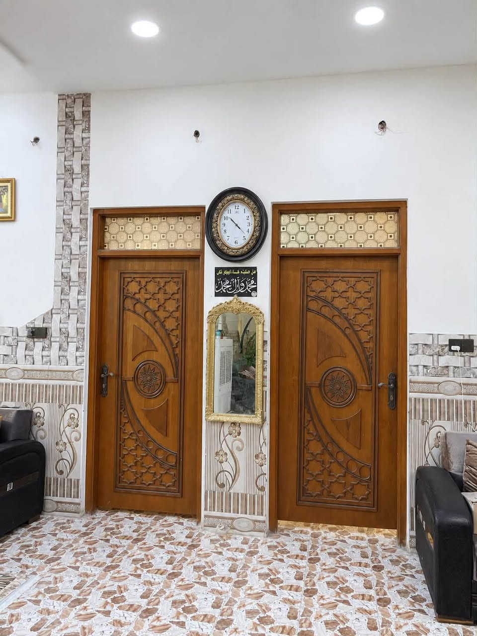 📍 دار سكن طابو صرف حي صباح المحامي (الصادق الاول)
✅ المساحة: 250 متر
✅ طابقين كونكريت 
غرف نوم  5
مجمع صحيات 3
براني 
صالة 2 
مطبخ حار وبارد 
🟩 تبليط خدمات ماء كهراء نت ضوئي 
✅ موقع ممتاز جدا و قريب
✅ واجهة 10 على شارع عريض و النزال 10 متر 
📞 للاستفسار والمشاهدة
مراجعة مكتب عباس ابتيت (حسين للعقار) بشارع سيد يونس مقابيل سعد القطري للعقار 
***********
