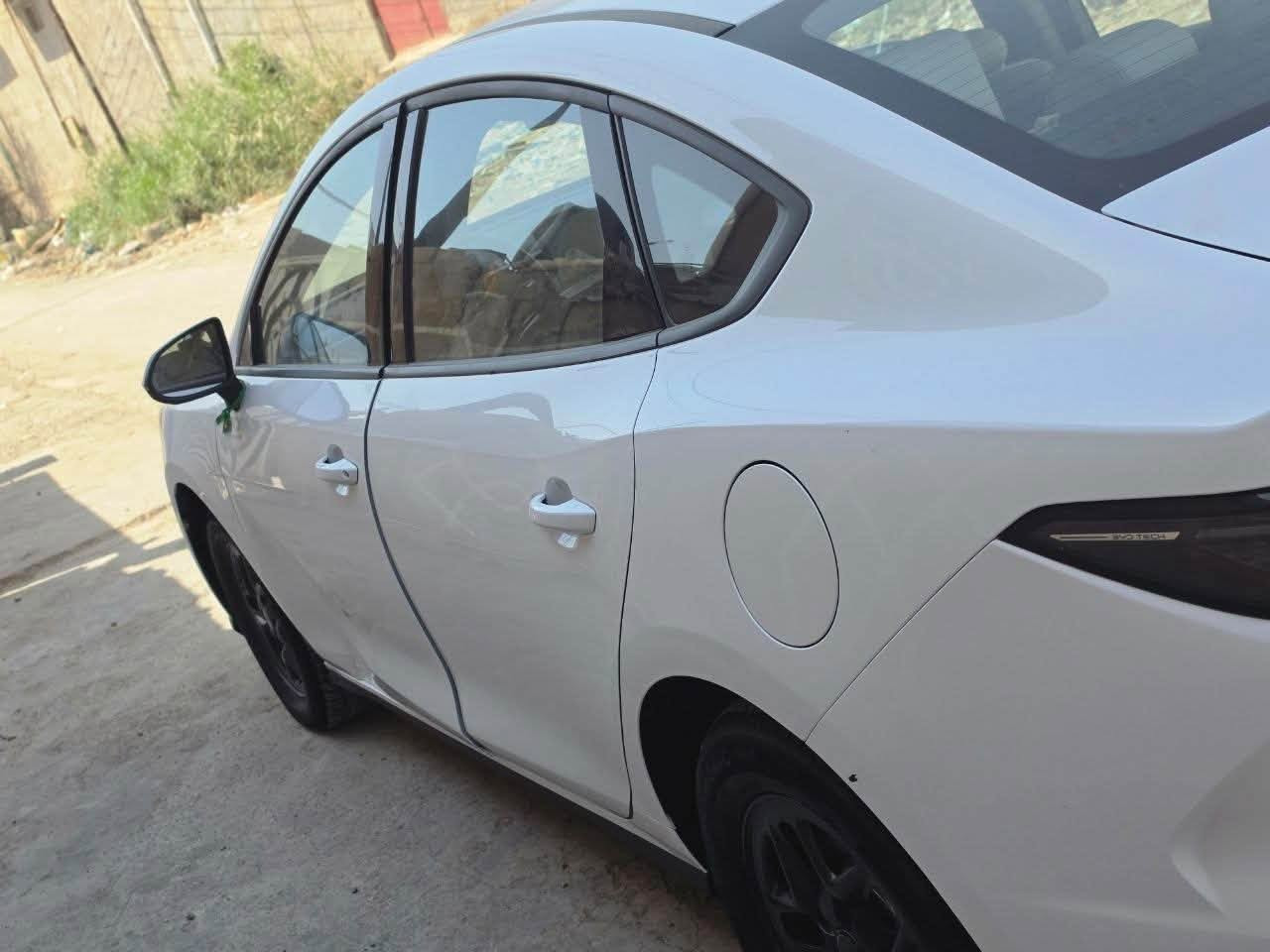 BYD SEAL 05 كير تعليك
بطاريه ١٢٨
ماشيه ٢٤ الف 
السياره بيها بنيد صبغ صوج السمكري وصور الحادث موجوده 
بيها قطعتين بارد باب سايق وجاملغ خلفي عكس السايق ممصلحات 
بغداد جسر ديالى الجديد 
السعر 23 مليون  
***********
