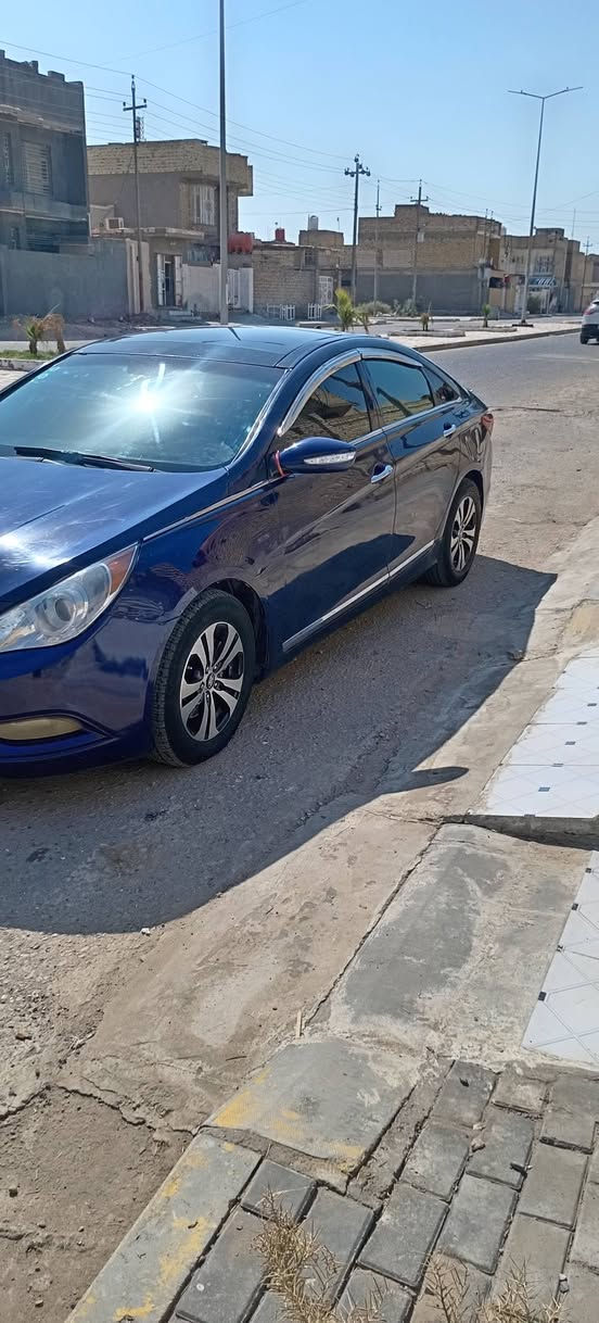 سلام عليكم شباب متاح سياره سوناته البيع موديل ٢٠١٢وارد أمريكي محرك ٢٠٠٠ تيربو فول مواصفات السياره جاهزه كير ومحرك وتبريد حداديه ٧٠ بل ميه السعر ٨٥وبيه مجال قليل مكان ميسان قضاء الميمونه ***********.
