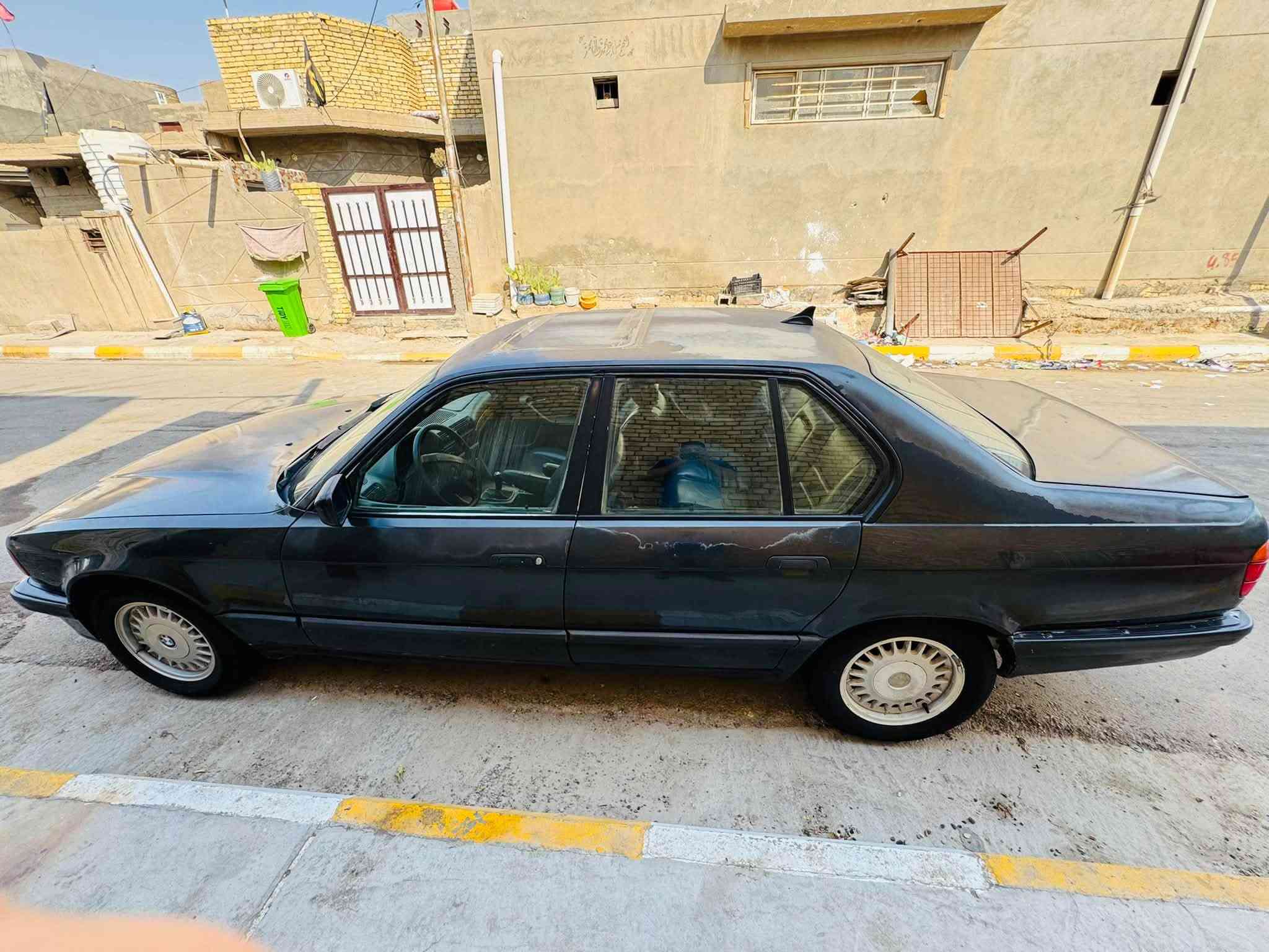 سلام عليكم خوان سياره للبيع بي ام مديل ٩٣ مكينه 8سلندر حجم سياره 730 سياره جاهزه مرتبه بيها جراد مثل ما واضح بصوره تبريد شغال تاير جديد باتري جديد غرفه حلوه تجي شوف نفس صوره واحله سياره باسمي تحويل مباشر سعرها ٤٤ ورقه بيها مجال قليل مكان سياره واسط نعمانيه 
***********
