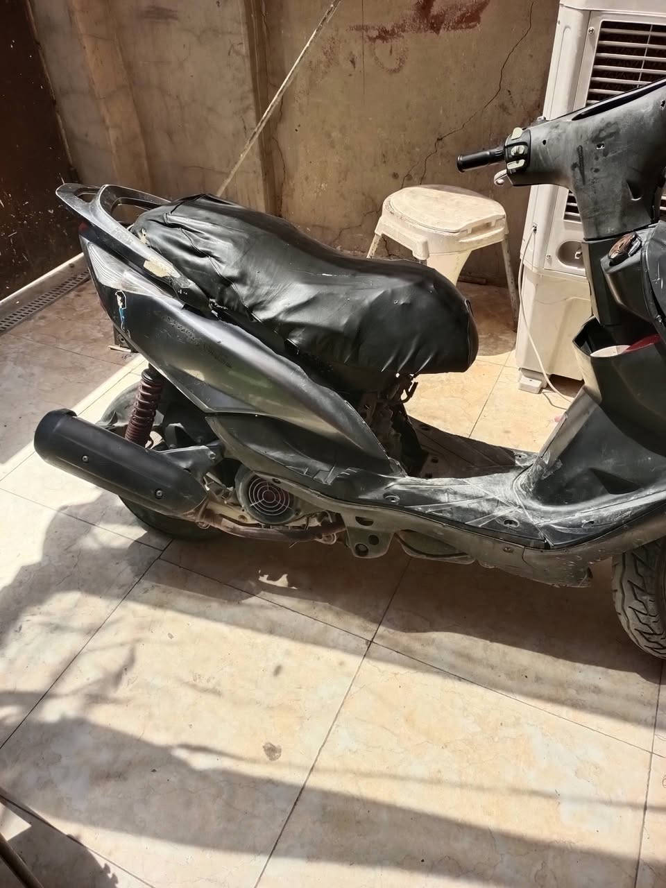 السلام عليكم للبيع او مراوس نقص قبق هندر وكيجات مراوس حته لو انطي فرق بس اني ابيع او اراوس كوم حديد جانت شغاله وصار بيها عطل من الكابريتر من الفاكيوم البلك مااعرف كوم حديد مكاني بغداد حي الجهاد الديوان ***********موحود وات ساب
