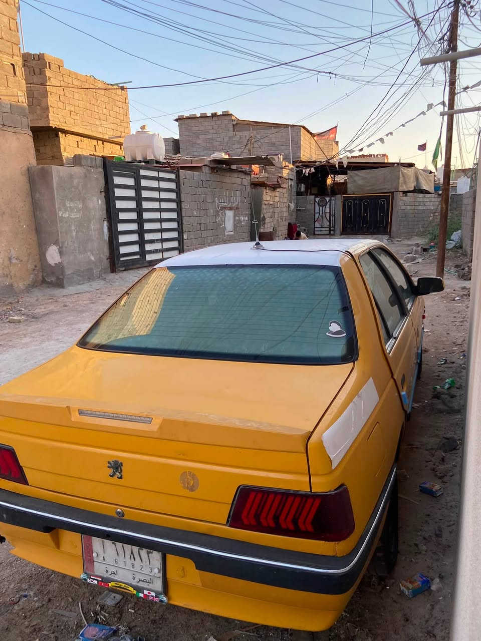 السلام عليكم 

بيجو 405 موديل 2016
الرقم الماني بصرة راعيهه موجود و يريد تحويل 
السيارة نضيفة و تخبل اكفلك مكينه و كير 
و الگشر شوفة عينك التبريد يخبل ثلج 
تخم تاير جديد شاشه سيارة نصبتهه تخبل تجي بعينك و تشوف بيهه نواقص جداً قليله (كماليات) 
السعر 40$ بيهه مجال بسيط و بالخدمه 
العنوان الجبيلة 
***********
