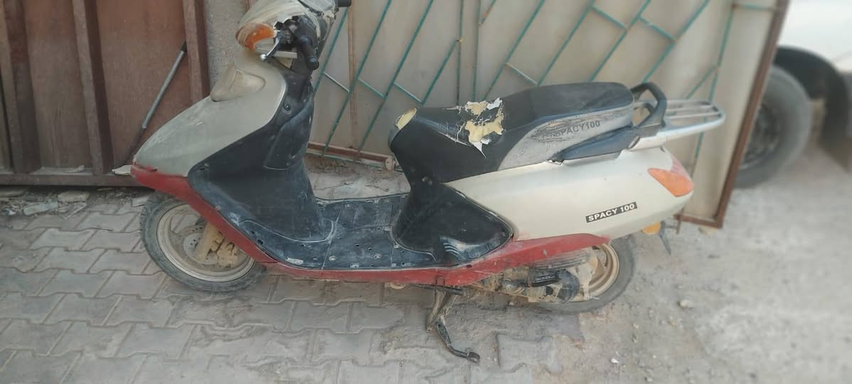 دراجه للبيع النوعيه سبيسي نضيفه وياها وحده هم نوعيه سبيسي تفصيح ومحركها مكفول السعر ثنينهن 250 الف الاستفسار والاتصال على الرقم ***********
