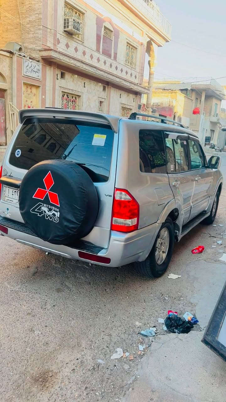 السلام عليكم باجيرو ٢٠٠٦ مكينه وكير جدد حداديه ٩٠٪؜ تخم تاير جديد تبريد سنويه جديده مشروع وطني بيهه مكانات صبغ ٧ راكب كهربائيات كلهه شغاله غرفتهه كلش نضيفه السعر ٦٨ مكاني العماره (***********
