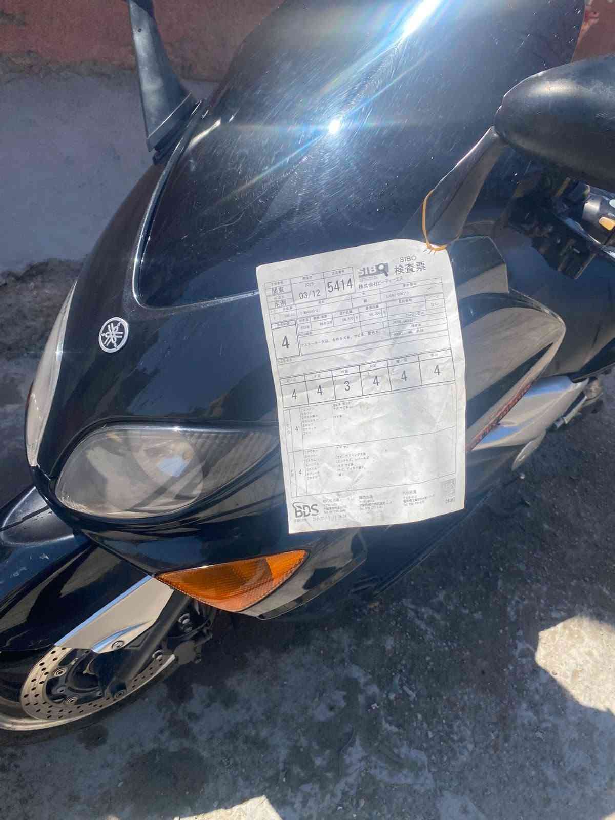 🔥 تيماكس موديل 8 (T-MAX) سوداء – للبيع 🔥
السلام عليكم إخوان.. دراجة مال اقتناء وجاهزة للمشي، ما ناقصها شيء ولا ملعب بيها، شد بلاد.

​📌 المواصفات الأساسية:

• الموديل: تيماكس موديل 8

• اللون: أسود ملكي 🖤

• الماكينة: بلادية صافية، ما ملعب بيها ولا مفتوحة.

• الظفيرة: ظفيرة بلادية شد الشركة بدون أي ترهيم أو تلاعب.

• الكفر: كفر بلادي أصلية ونظيفة.

• الإضاءة: شد لها زوج جلوبازن عالي ناصي إضاءة قوية. 💡

​🔧 الإدامة والصيانة:

الدراجة راجع عليها إدامة كاملة:

• بلاك + تنظيف نوزلات.

• فيت بوم.

• إدامة كلتشات كاملة (خرز + فايبرات + قايش).

​🔊 الصالنصة:

• صالنصة أكربوفيك (Akrapovič) أصلية بصوت روعة بدون أي لحيم.

​🛠️ ملاحظة للأمانة:

الدراجة ما يراد لها أي شيء عدا ترتيب بسيط لـ (كعكة الصالنصة) وتبديلها وبس، والدراجة أخت الجديدة.

​📍 المكان: بغداد – الشعب

📞 للتواصل والاتصال: ***********

💬 السعر 19 وبيها مجال
