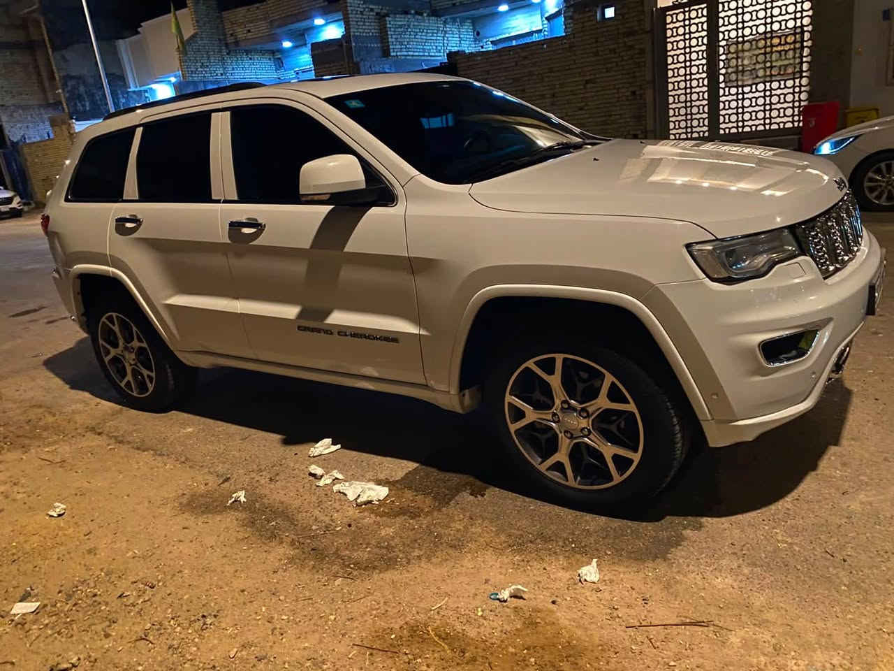 س ع سيارة جيب اوفر لاند موديل 2019 خليجي كفالة ما عدا بارد جدآ بسيط بالباب الخلفي مصلح ماشية 92 الف كيلو سيارة فول مواصفات معروفة مواصفات الأوفر لاند رقم بغداد بأسمي تحويل مباشر سعر 260$ مكان سيارة البصرة
***********
