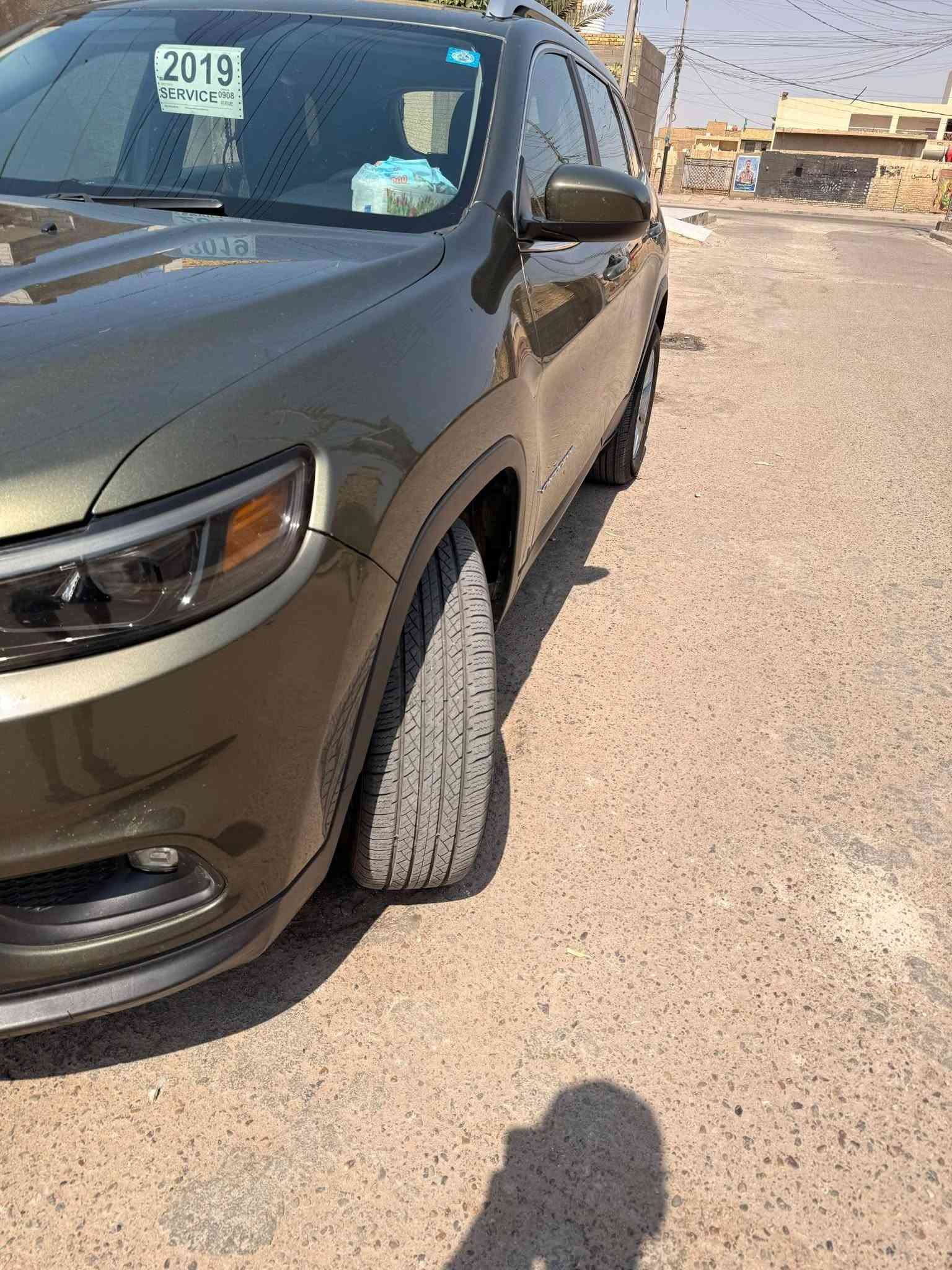 سلام عليكم جيب شيروكي للبيع  مديل 2019 فول للخير ما عده الفتحه جاهزه من كلشي حداديه جديده كلش تخم تاير منضومه تبريد جديده حادثه بصيط (مكاني العماره مركز المدينه)
***********

نص مكتوب في الصور:
- BidHistory.org