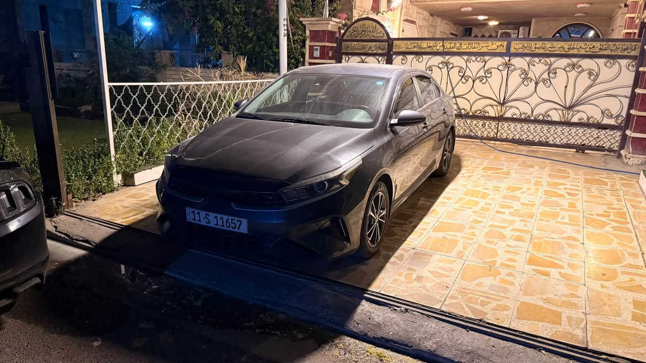 السلام عليكم
للبيع كيا فورتي ٢٠٢٣ 
الممشى ٢٣ الف ميل
الحادث خلفي صندوك وجاملغين
مواصفات ex اعتياديه 
مكينه ٢٠٠٠
السعر ١٢٣ وبيها مجال
للتواصل ***********

