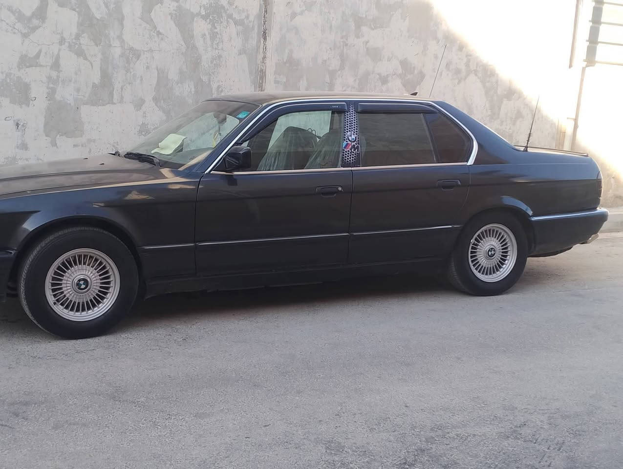 BMW 735  مراوسه        بسياره توماتيك حسب القناعه  فول بدون سلايت تحكمات كهربائيات تبريد تدفئه تشغيل عن بعد  كله شغال السياره بسمي كوبون بانزين
.
 اي استفسار راسلني واتس اب مفتوح  ...***********
