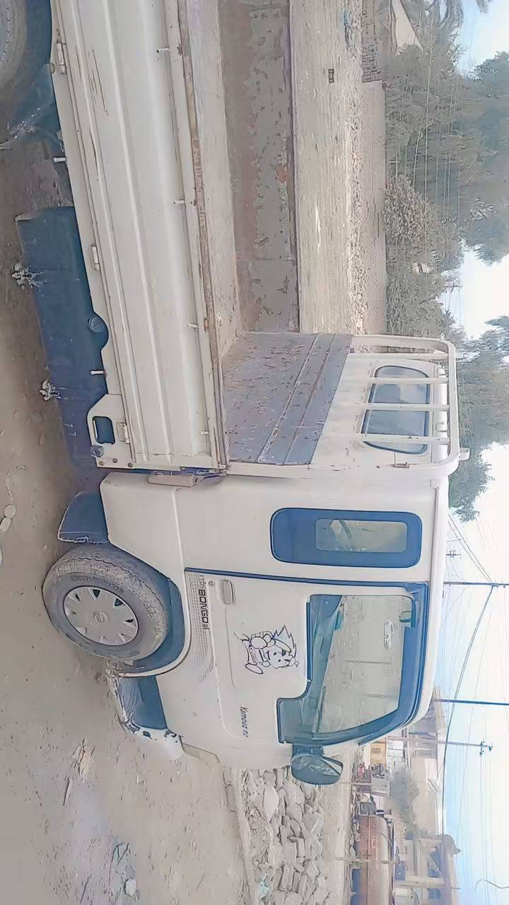 كيا سامسونك موديل 2000 كشر بلادي محرك مجفت 
قبل سنه رقم ألماني صلاح الدين  السعر 53 وبيها مجال
رقم الهاتف ***********
