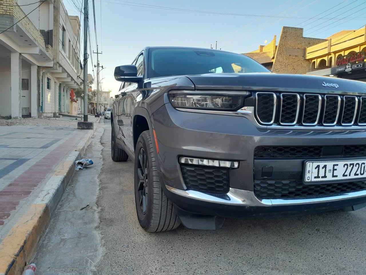 كراند شيروكي فئة لمتدد ٢٠٢٢
٧ راكب 
حادث خفيف بدون ارباك 
***********
